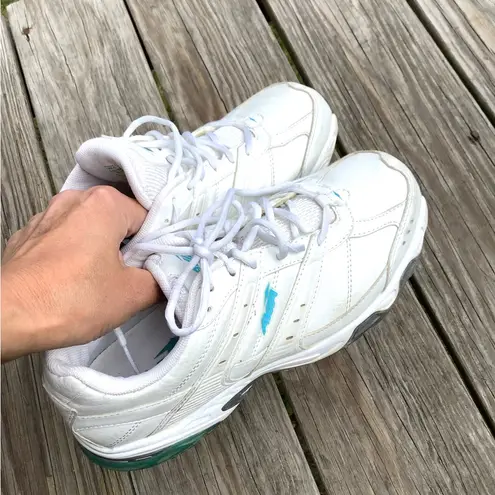 Avia Womenโs sneakers in wide width ๐๐