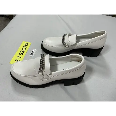 Womans Tintree Slipon Platform Loafers 10 White Chunky Heel Chain Accent NWOT