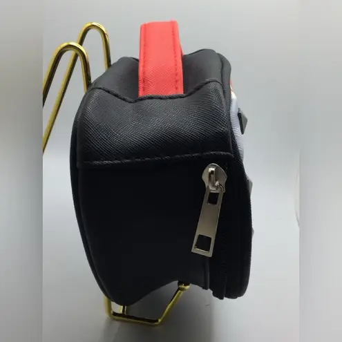 A Cool MGA Bratz Dolls Pretty In Punk Hot Topic Makeup Cosmetic Zip Bag Black