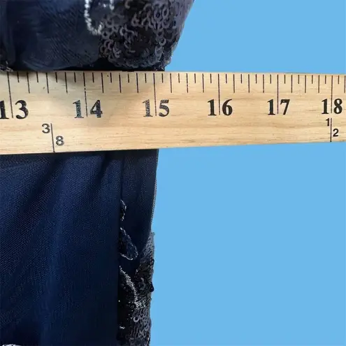 Carmen Marc Valvo Infusion Blue Embroidered Tulle Gown Sequins V-Neck Formal