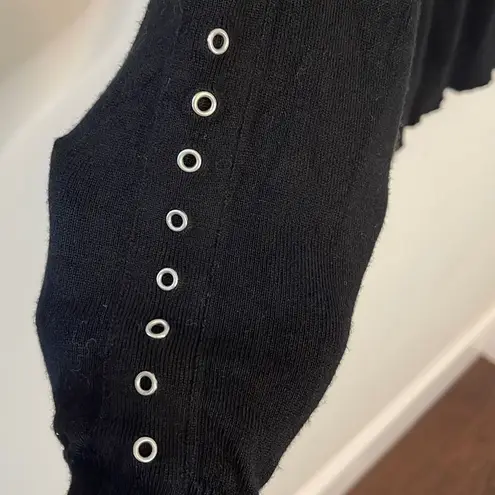 Magnolia Grace Women’s Sweater. Size Small.Black Black