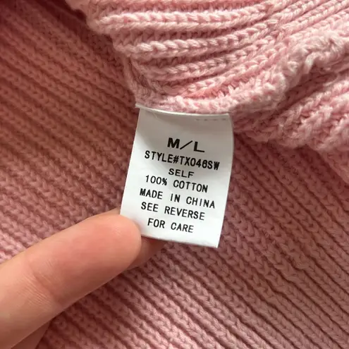 Urban Daizy size M/L Boutique oversized distressed knit sweater light pink