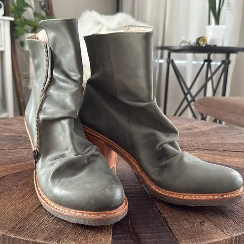 Neosens Slouch Silvia Sage Green Leather Ankle Heeled Zip Up Booties Brown Size 9.5