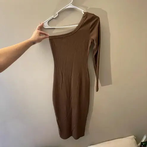 Windsor NWT- one sleeved dress