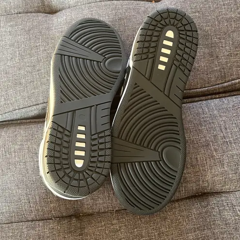 New without box LOCI "Atom" Black and White Sneakers Size 37/6.5