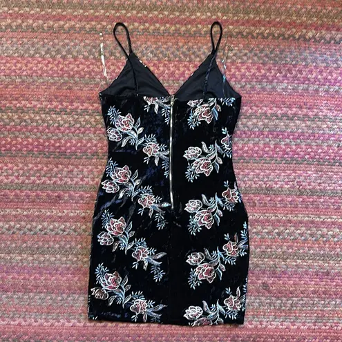 Privy  BLACK VELVET FLORAL EMBROIDERED CAMI DRESS
