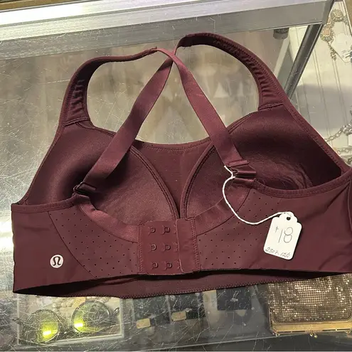 Lululemon  Run Times Bra in Burgundy - size D34 - Image 4