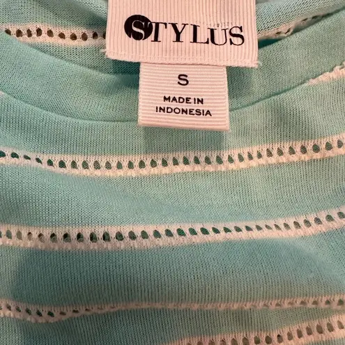 Stylus short sleeve top white and robin blue small