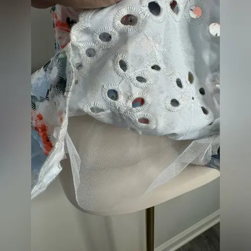 Beulah Floral Strapless Peplum Top with Eyelet details Size Large