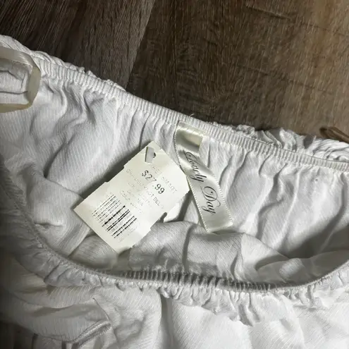 Lovely Day Women’s Size S White Ruffled Flutter Sleeveless