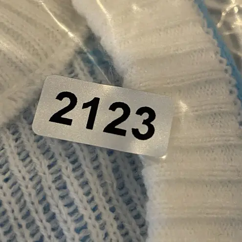 Sanrio Hello Kitty Sweater Junior M New with flaw Christmas winter holiday Blue Size undefined