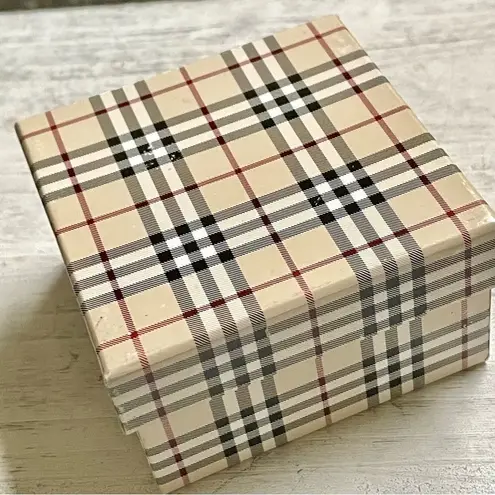 Sonoma Jean company silver tone necklace and earring set