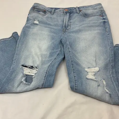 Seven7 Distressed Straight leg Blue Jeans woman’s size 8