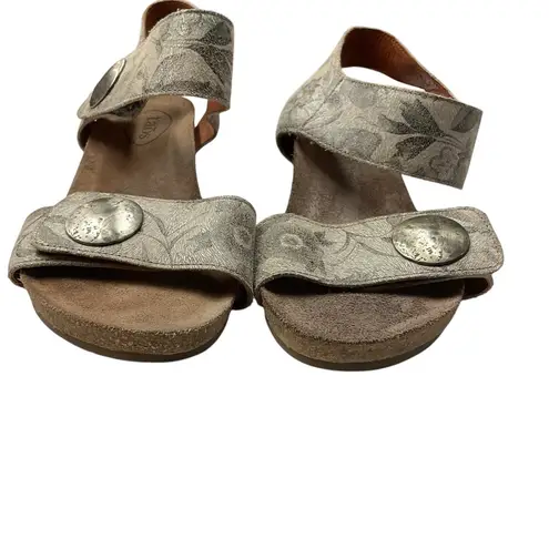 Taos Carousel 2 Floral Print Wedge Sandals Comfort Adjustable Straps Size 9