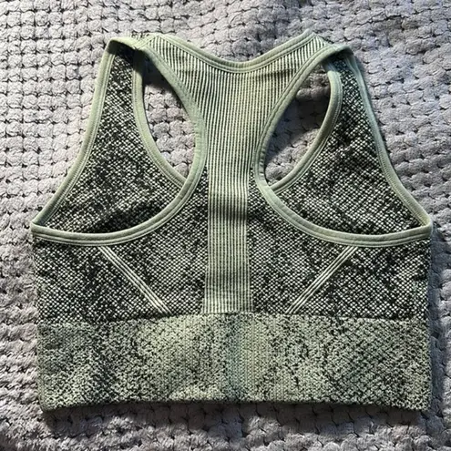 Pro-Fit  Seamless Size Small Sports Bra NWOT #1751