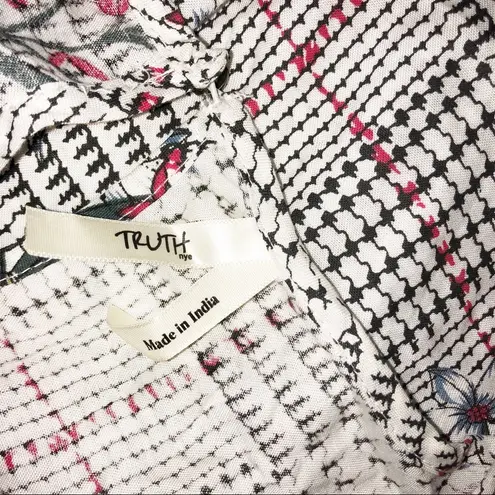 Truth NYC Truth floral boho tie front flutter sleeve blouse