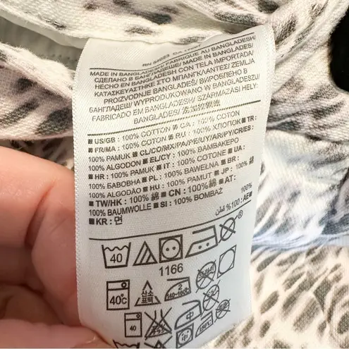 Banana Republic  White Gray Pink Animal Print Shorts Flat front sz 10