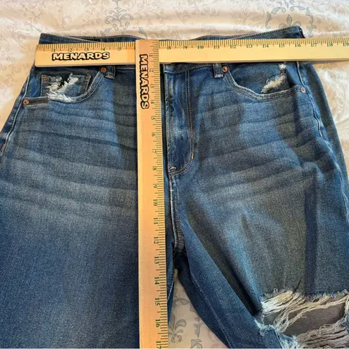 American Eagle  Distressed Ripped Denim Mom straight Jean Women Size 14