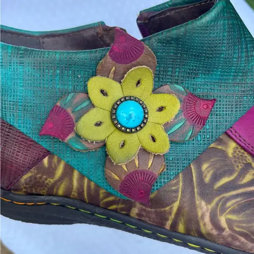 Artistic Pink and Green Flats with Cushioned Sole Size 8.5