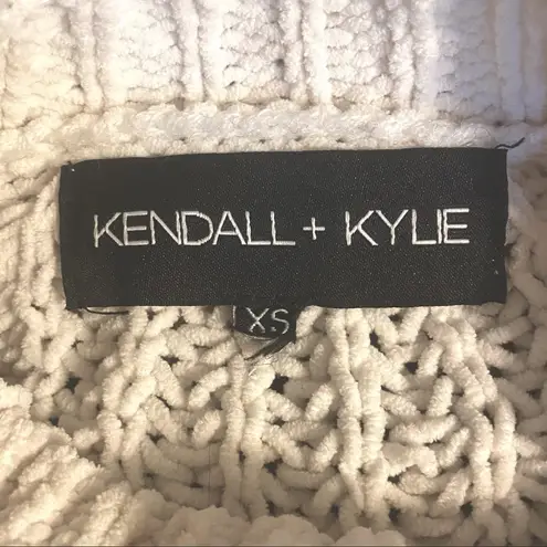 Kendall + Kylie winter white cropped sweater size XS
