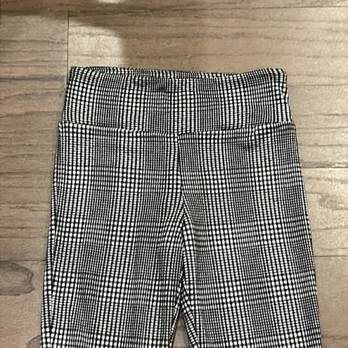 NWT Matty M Black and White Plaid Legging