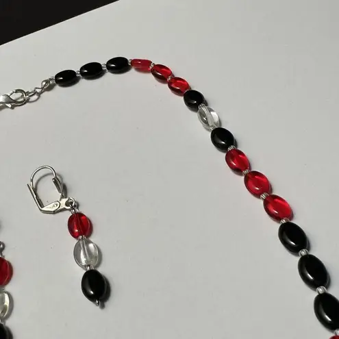 Black & Red Beaded Pierced Dangle Earrings & Necklace 19 1/2 Inch