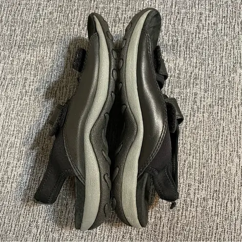 Easy Spirit Women’s Sandals