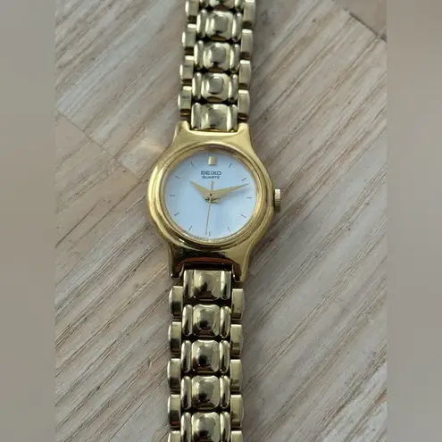 Seiko Vintage Ladies Watch Gold-Tone Bracelet Case Hands White Dial New Battery