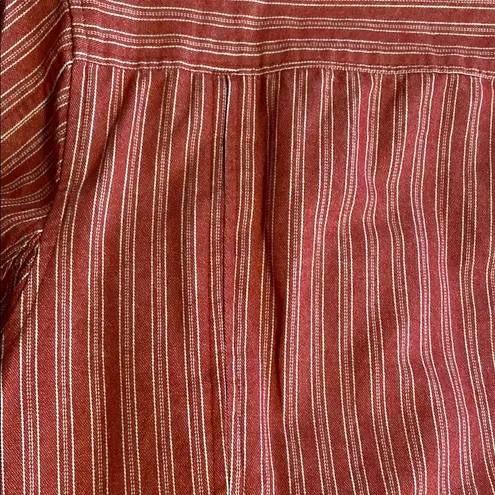 Duluth Trading Co Red Button Down Shirt with Collared Design Size XL