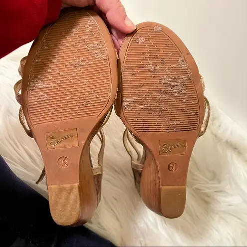 Seychelles Wedges Beige Strappy Gold Back Wooden Heel