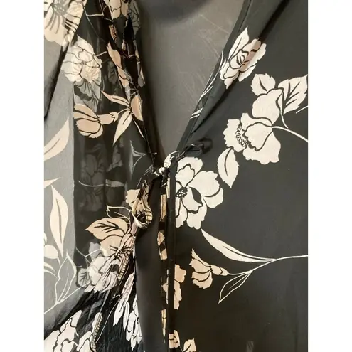 secret treasures black and white floral robe