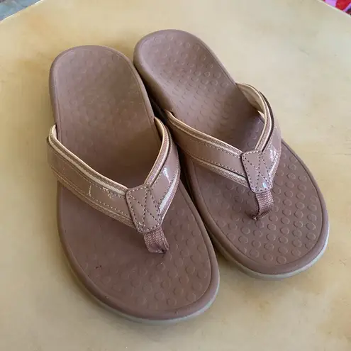 Vionic Tide Sport Women Thong Sandal Size 8 Brown Macaroon Orthotic Arch Support