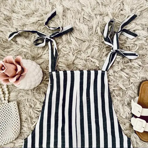 Boutique NEW ‘Catching Waves’ Romper