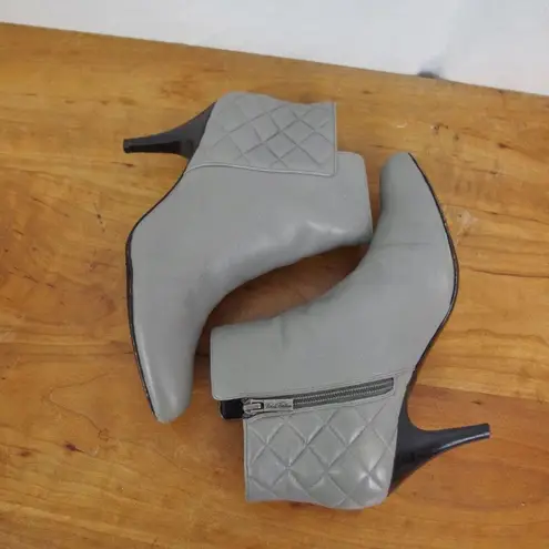 Brooks Brothers Ladies' Grey Leather Heeled Ankle Boots 9