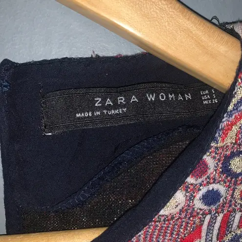 ZARA  shiny jacquard metallic sweater keyhole top