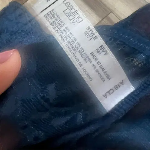 Leading Lady Wirefree Front Closure Lace Bralette Blue 3X Full Coverage - Image 5