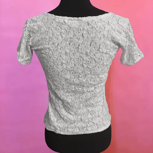 Vintage Kleid’s White Lacy / Floral Lace Baby Tee Shirt Top
