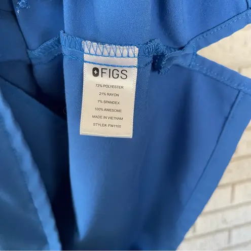 FIGS  Casma Three-Pocket Scrub Top Royal Blue Size Medium