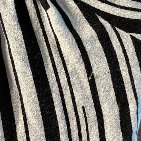 ee: Some Black and White Striped, Off the Shoulder Romper Size Small