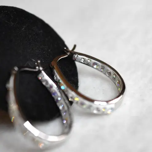 Source Unknown New Bridal/Pagent/Prom Voguish Rhinestone Accent Silver Tone Latch Back Earrings