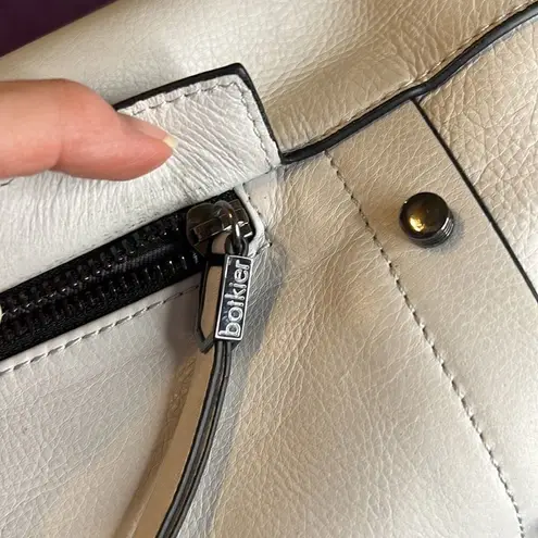 Botkier backpack white leather silver colored studsâlotsâofâzipperedâpocketsâEUC