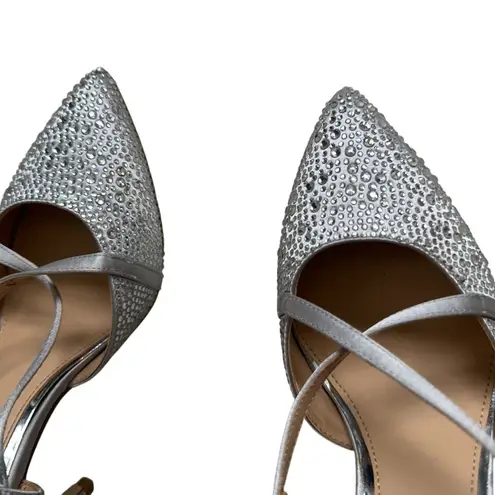 Badgley Mischka Jewel Silver Heels Size 7.5 NEW without box