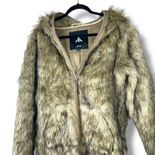 ONEPIECE NWOT Good Hair Day Brown Faux