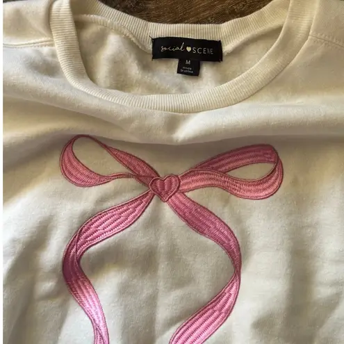 Social Scene Coquette Bow Crewneck Size Medium Cream Pink