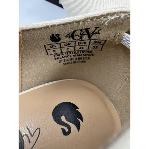 Gloria Vanderbilt New  Women's Marilyn Pumps White Closed Toe Heels Sz 9 Shoes