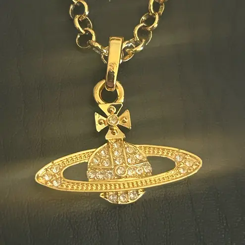Vivienne Westwood *NEW*  Gold Necklace Planet Pendant and Chain with Box & Bag