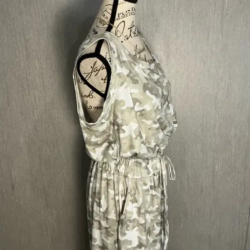 Coco + Carmen Sleeveless Jumpsuit Size L/XL