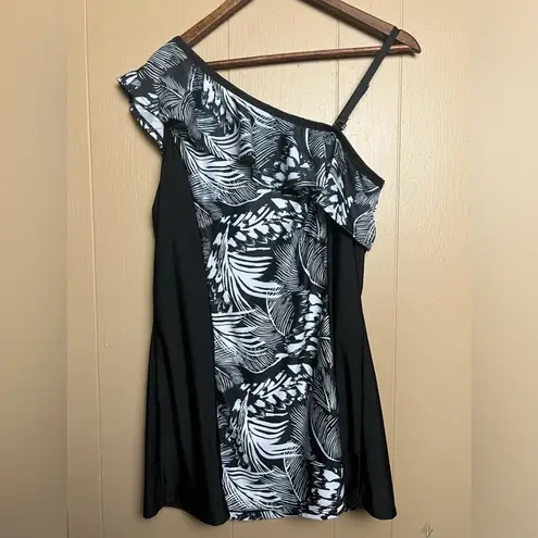 SheIn New without tags black and white modest one shoulder swim dress size xl