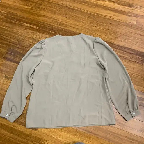 Coco + Carmen Womens Top Long Sleeve V Neck Studded Blouse Size Small/Medium NWT