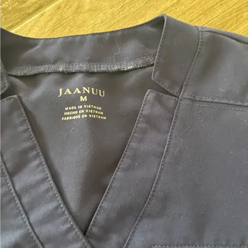 Jaanuu  scrub set